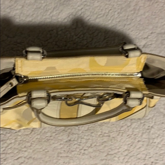 Handbag - Picture 4 of 4